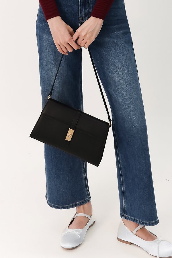 RESTOCKS | Tess Twist Lock Shoulder Bag in Black