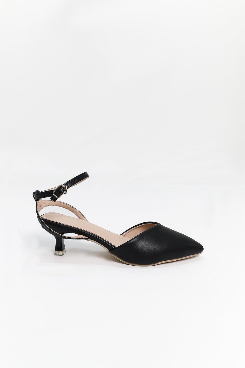 Payton Pointed Heels in Black