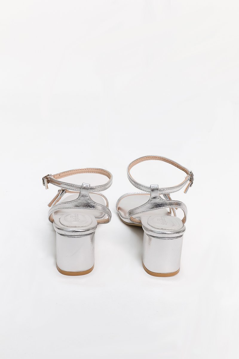 DEFECT | Brooklyn Buckle Strappy Block Heels in Silver in 40