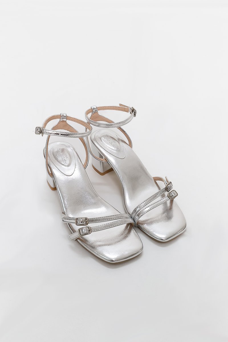 DEFECT | Brooklyn Buckle Strappy Block Heels in Silver in 40