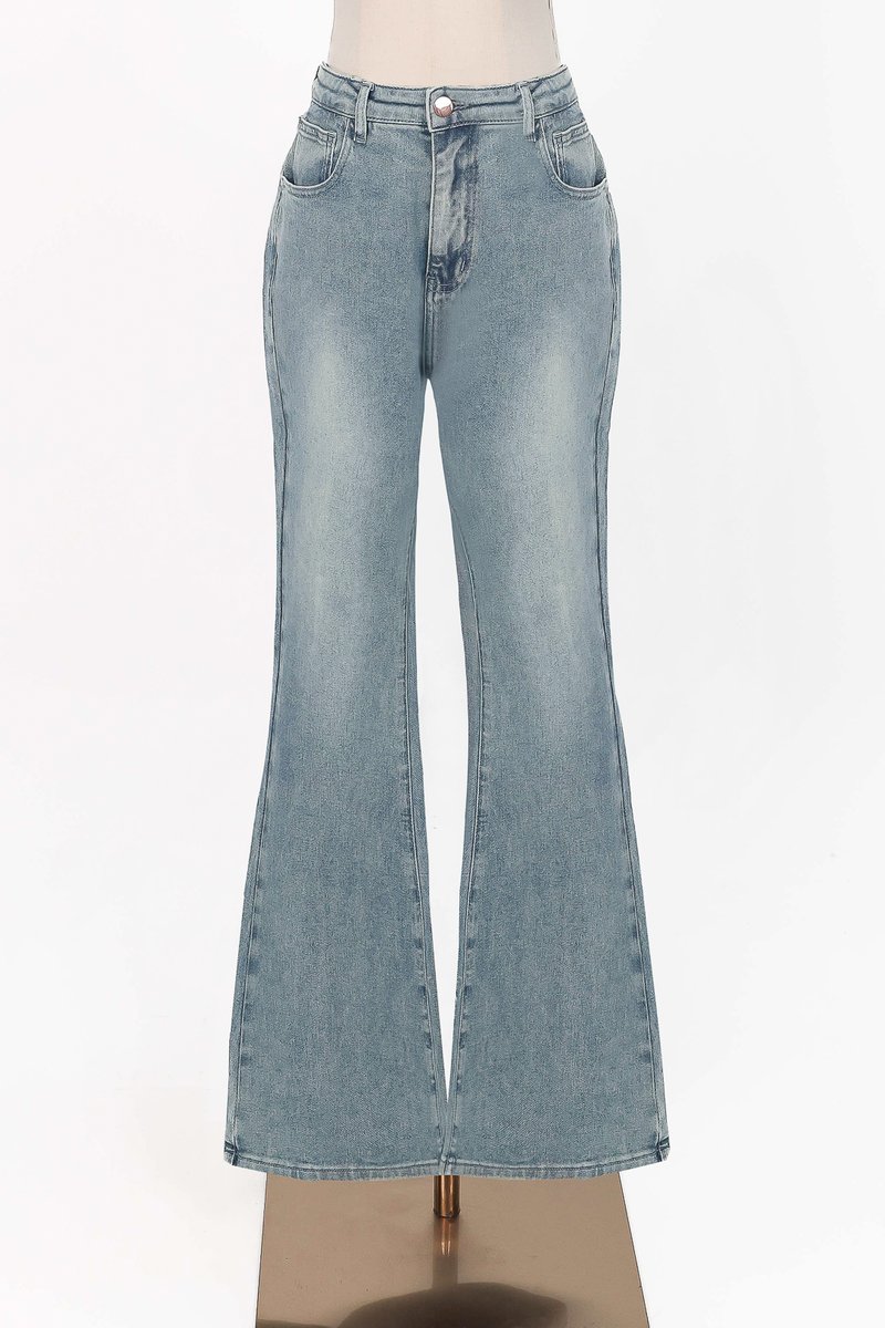 RESTOCKS | Fae Fit & Flare Denim Jeans in Light Wash