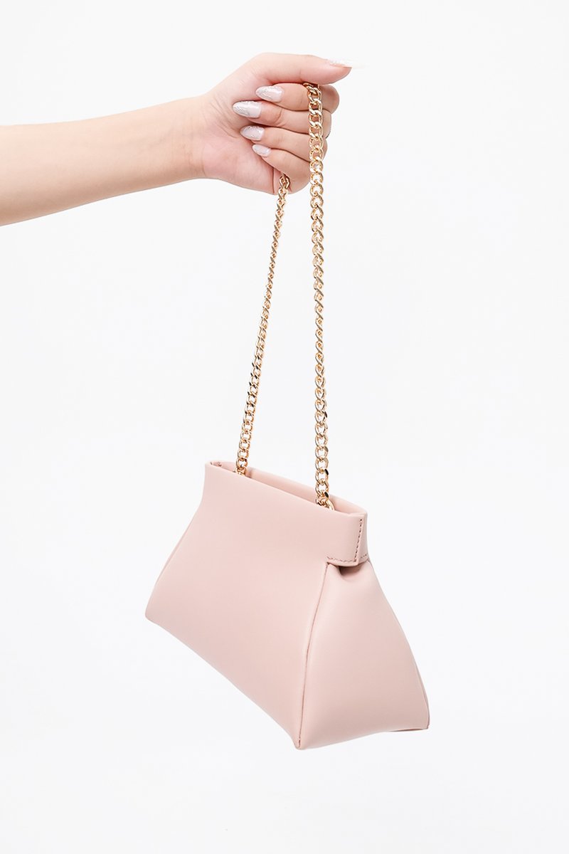 Calyn Chain Shoulder Bag in Blush Pink