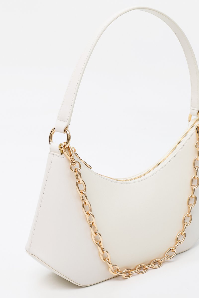 Cheyenne Chain Rounded Shoulder Bag in Cream White Cheyenne Chain Rounded Shoulder Bag in Cream White