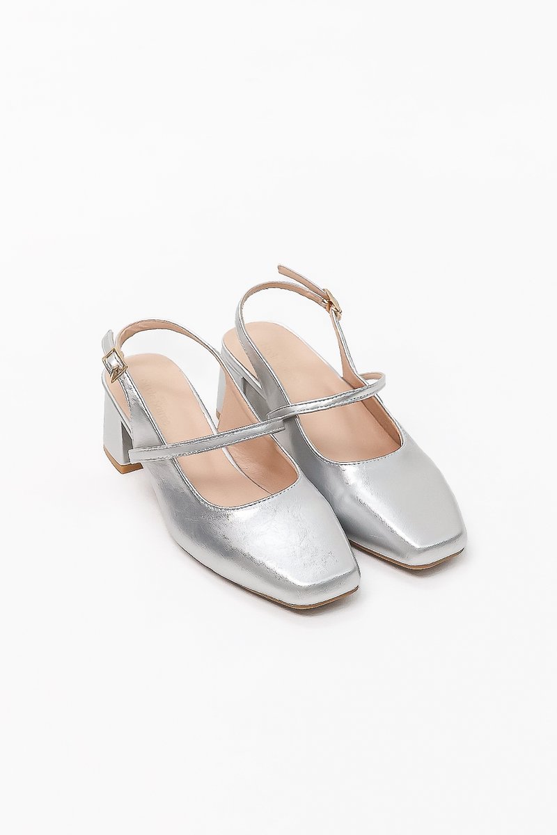 DEFECT | Sora Slingback Pumps in Silver in 39