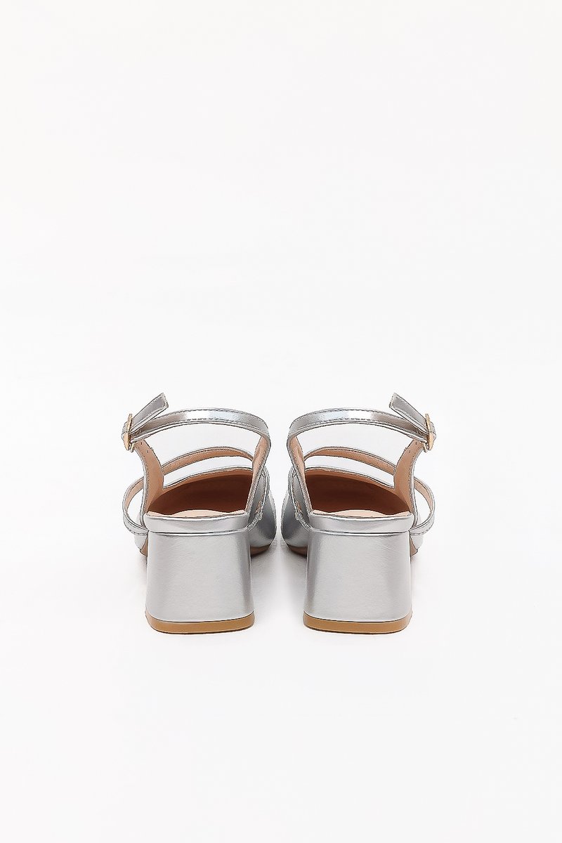 DEFECT | Sora Slingback Pumps in Silver in 39