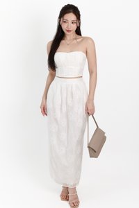 Evelyn Embossed Floral Set in White