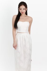 Evelyn Embossed Floral Set in White