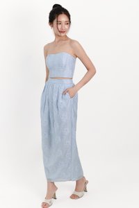 Evelyn Embossed Floral Set in Blue