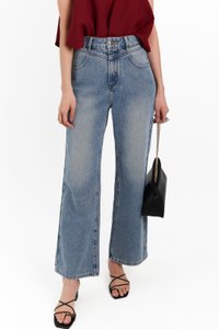Dahlia Denim Jeans in Light Wash ( Regular Length ) Dahlia Denim Jeans in Light Wash ( Regular Length )