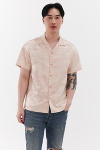 Men Jacquard Boxy Shirt in Pastel Pink x Light Gold Men Jacquard Boxy Shirt in Pastel Pink x Light Gold