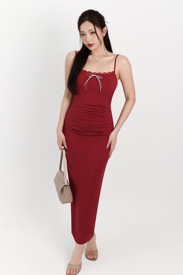 DEFECT | Peonies Padded Ruched Midaxi in Dark Red in L