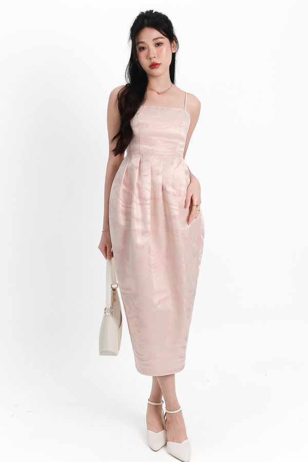 Jess Jacquard Midaxi Dress in Pastel Pink x Light Gold