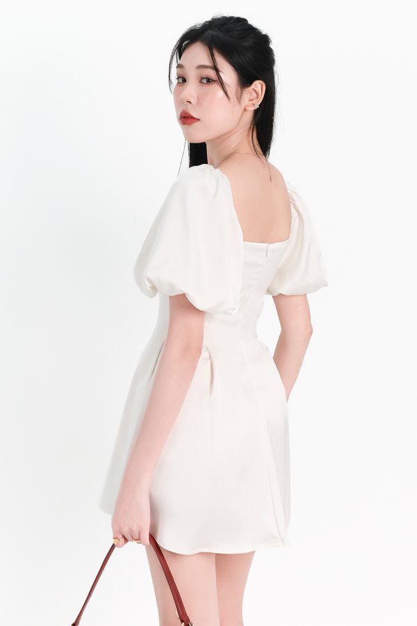 DEFECT | Peycie Puffy Sleeve Romper Dress in Pearl White in XS