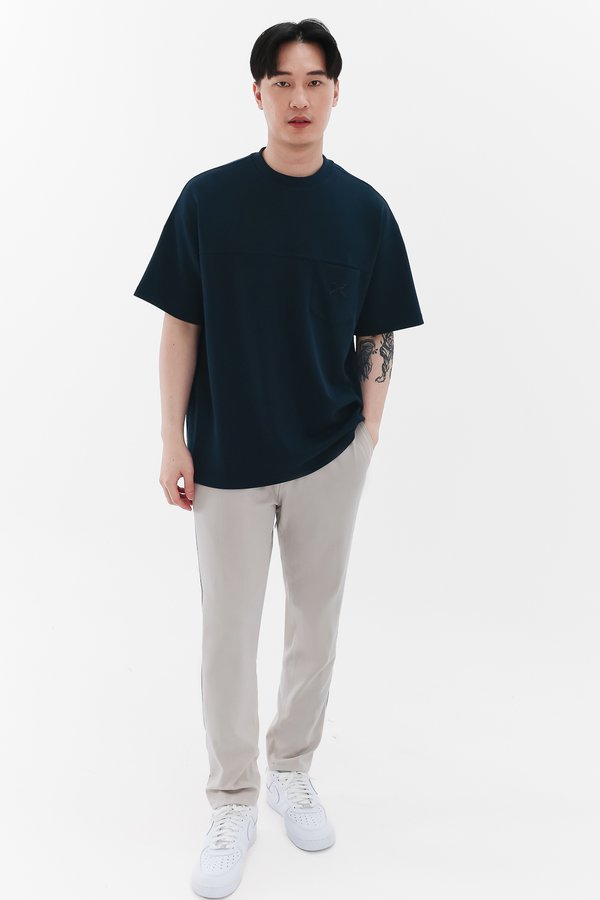 Men Ribbon Pocket Tee in Navy x Navy Ribbon