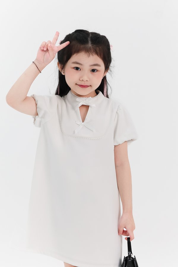 Girl Puffy Sleeve Ribbon Dress in White