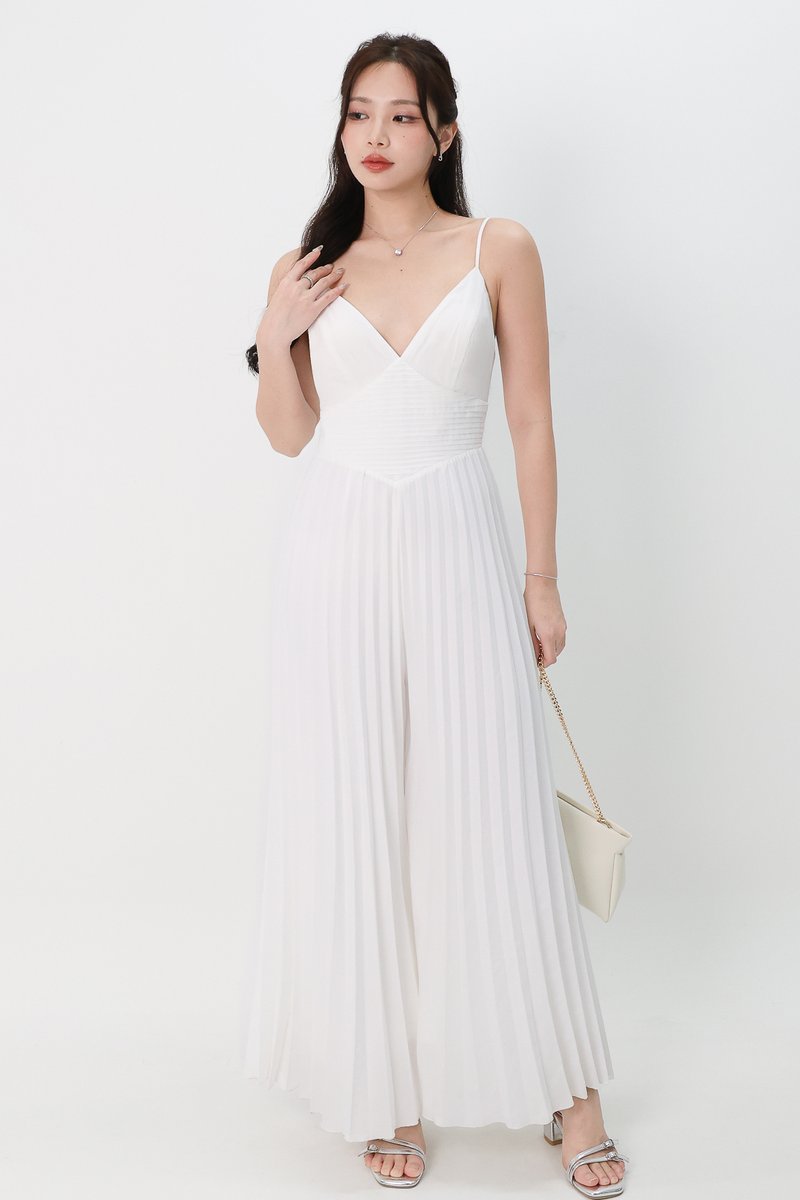DEFECT | Paitlyn Pleated Jumpsuit in White in XS