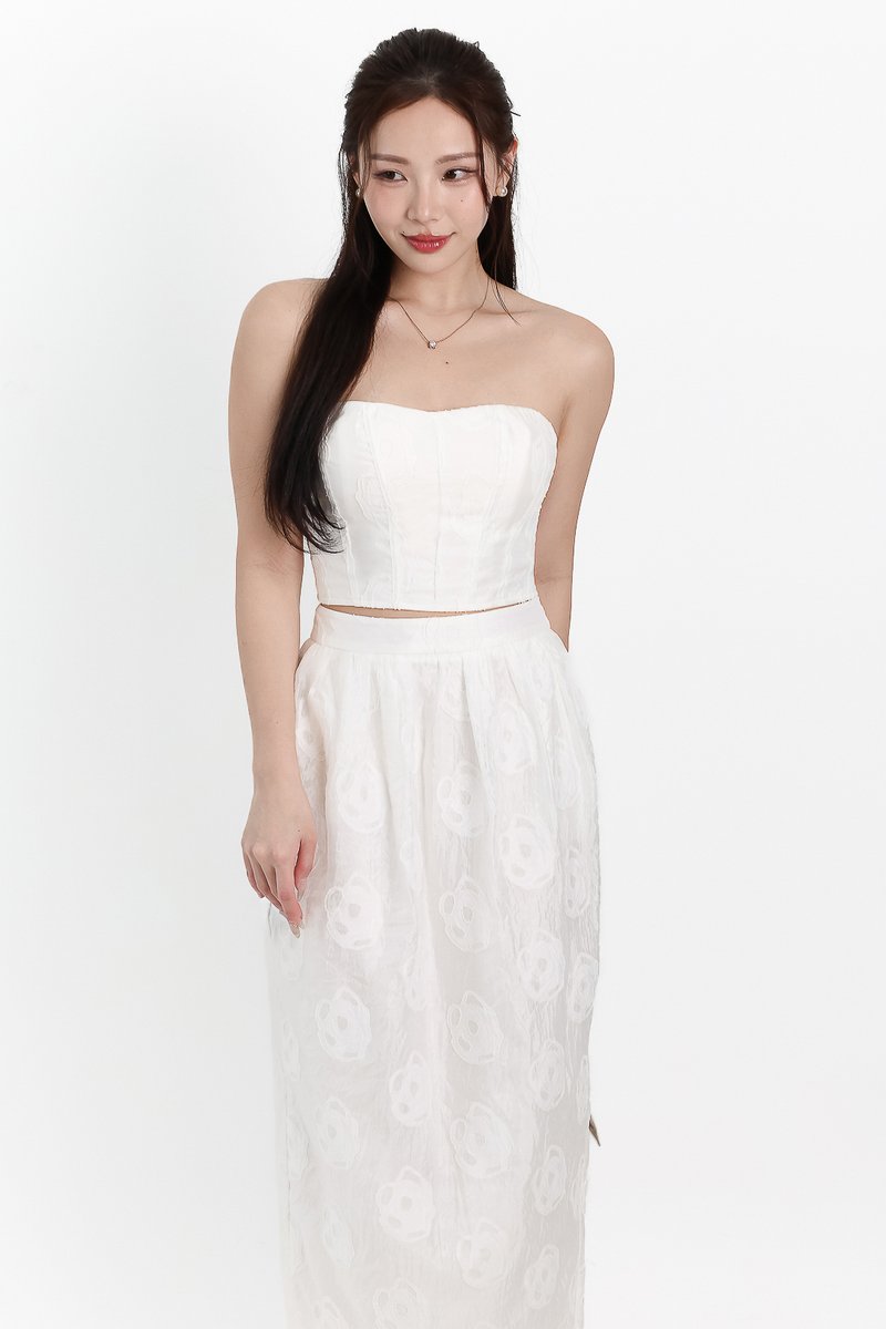 Evelyn Embossed Floral Set in White