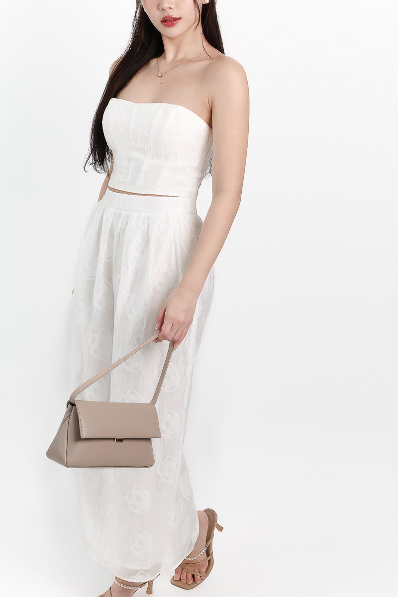 Evelyn Embossed Floral Set in White