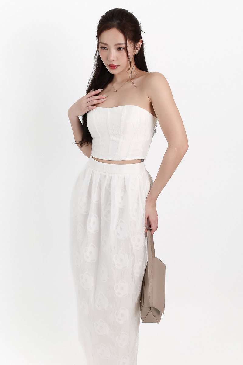 DEFECT | Evelyn Embossed Floral Top in White in M