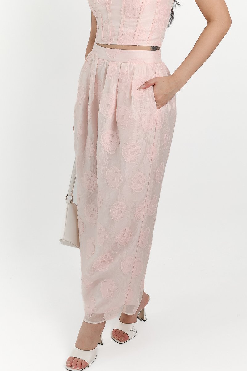 Evelyn Embossed Floral Skirt in Light Pink