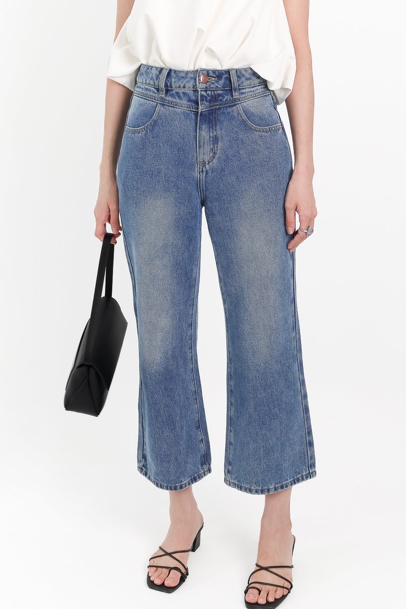Dahlia Denim Jeans in Mid Wash ( Petite Length ) Dahlia Denim Jeans in Mid Wash ( Petite Length )