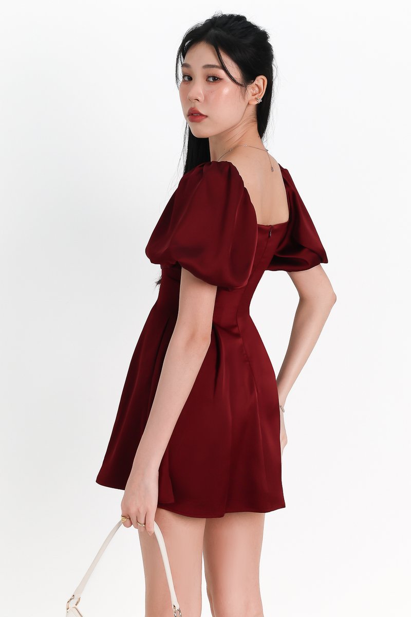 Peycie Puffy Sleeve Romper Dress in Maroon