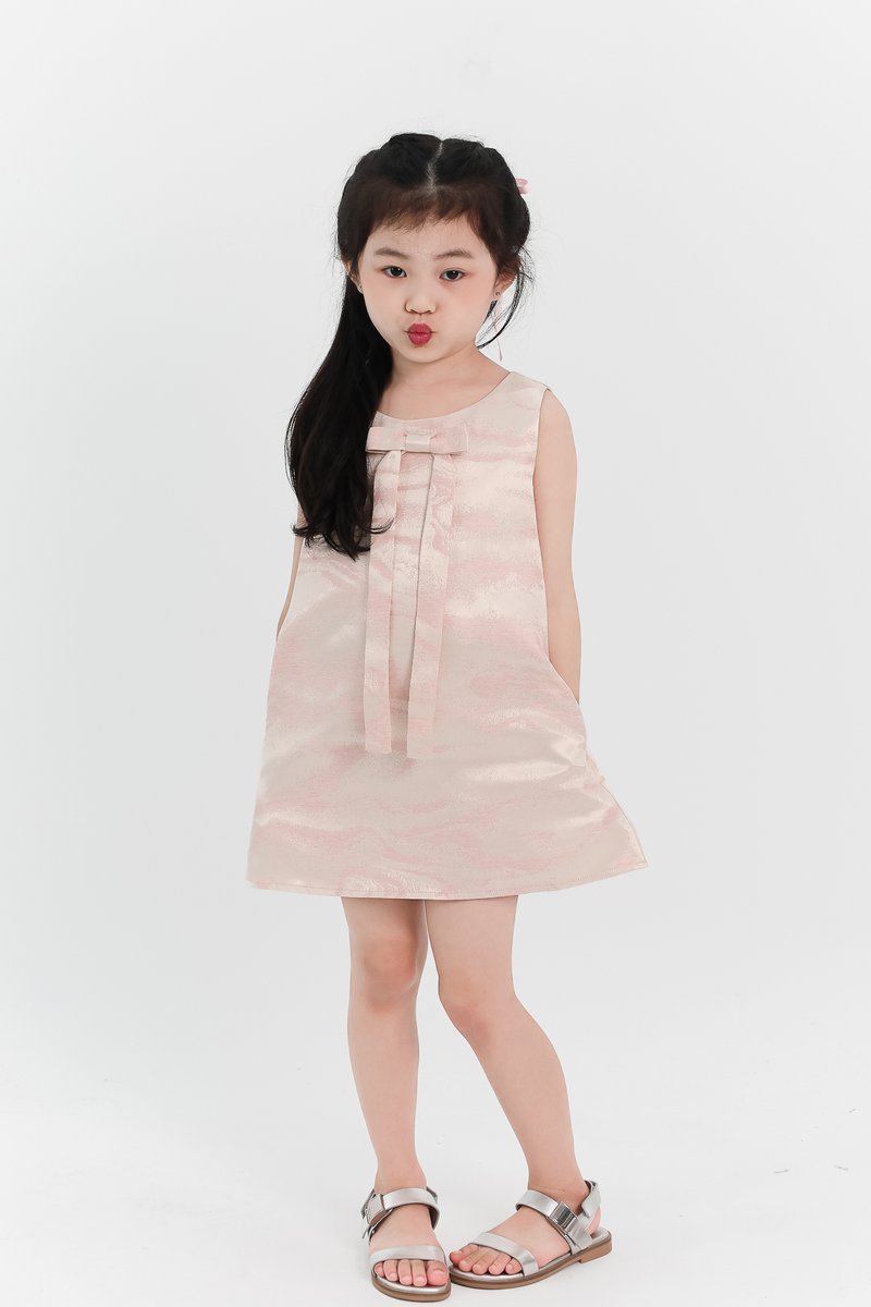 Girl Jacquard Ribbon Dress in Pastel Pink x Light Gold Girl Jacquard Ribbon Dress in Pastel Pink x Light Gold