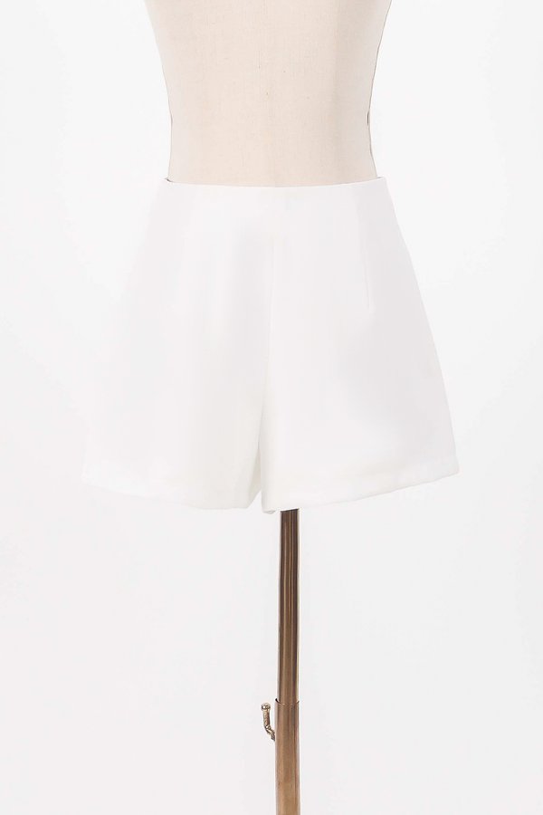 Cleef Co-ord Highwaist Shorts in White