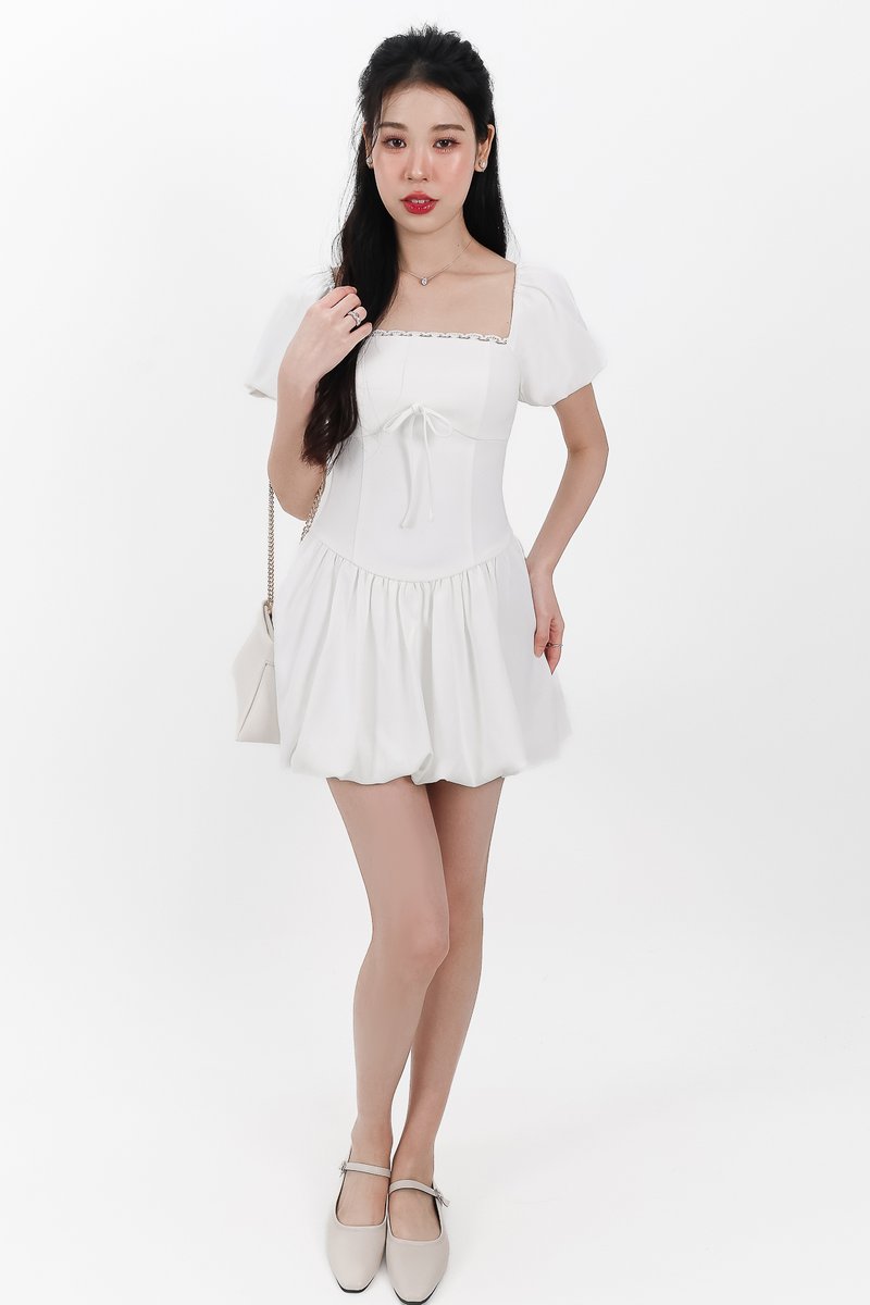 DEFECT | Skyler Sleeved Bubble Romper Dress in White in S