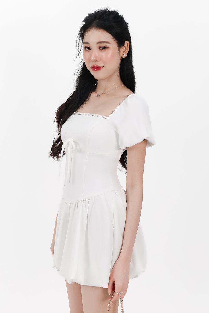 DEFECT | Skyler Sleeved Bubble Romper Dress in White in S