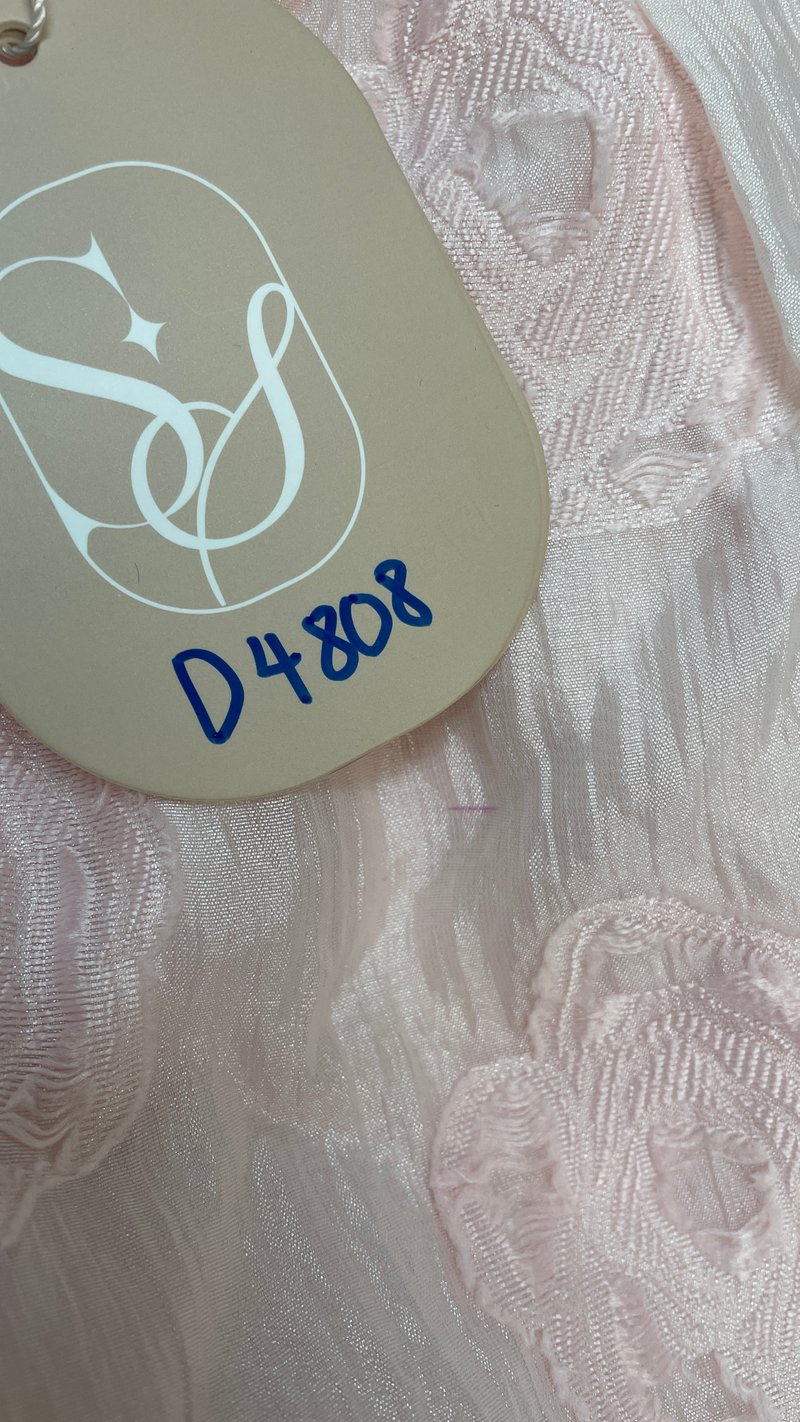 DEFECT | Evelyn Embossed Floral Skirt in Light Pink in XL DEFECT | Evelyn Embossed Floral Skirt in Light Pink in XL