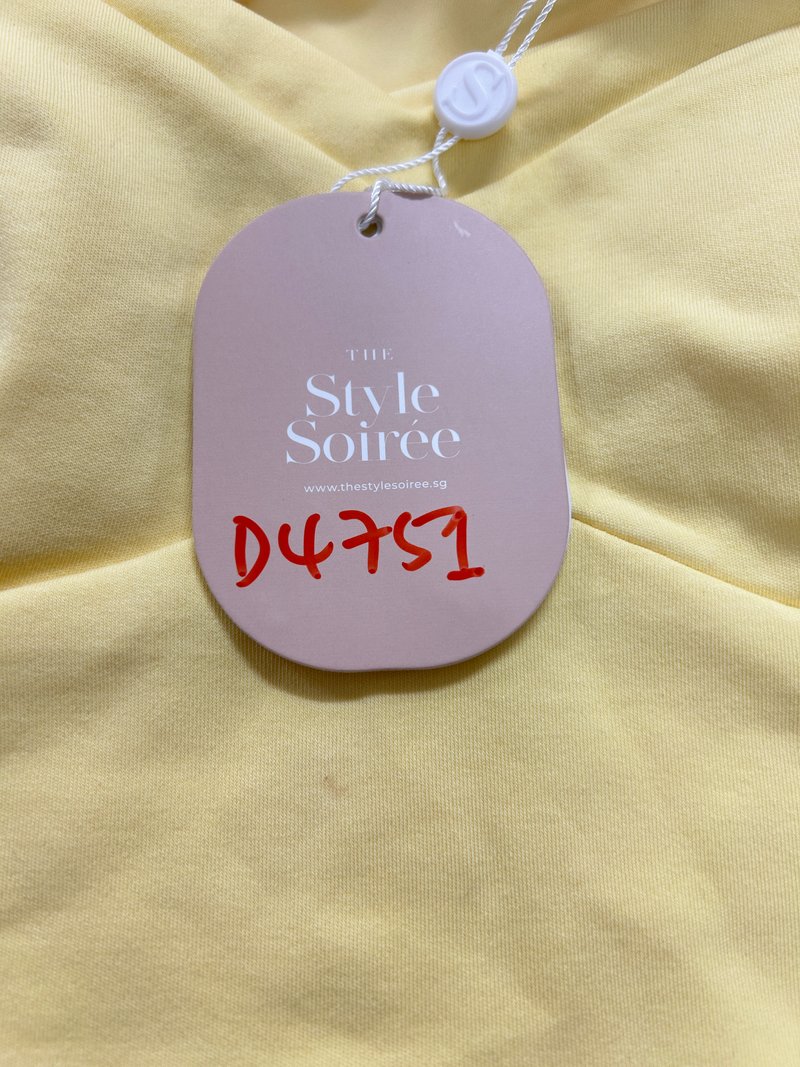 DEFECT | Seidra Sweetheart Sleeve Cropped Top in Yellow IN XL