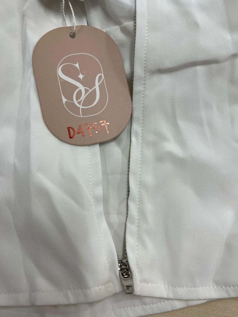 DEFECT | Sevyn Sleeved Top in White in S