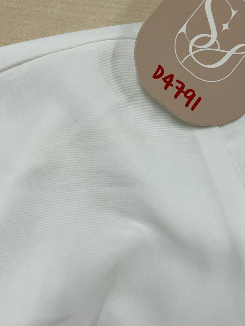 DEFECT | Sandy Sleeved Top in White in XL