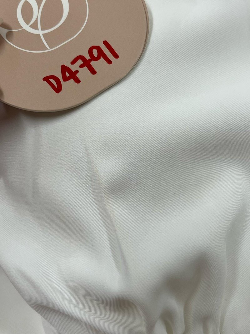 DEFECT | Sandy Sleeved Top in White in XL