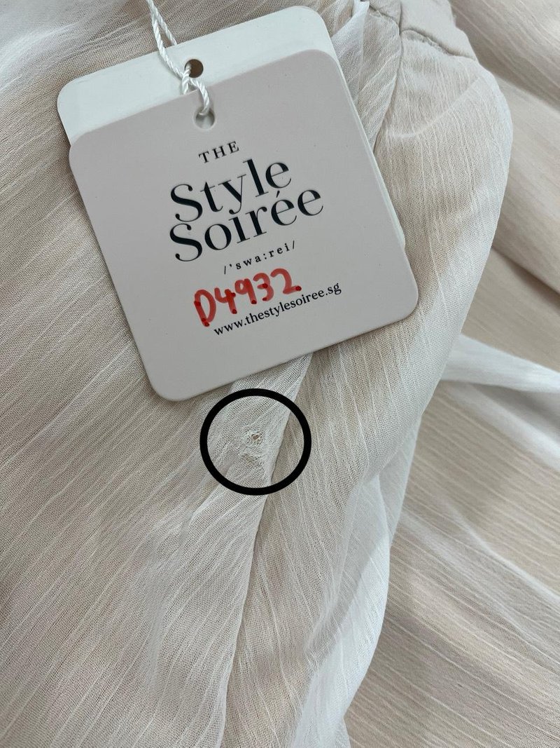 DEFECT | Ceda Chiffon Midaxi Skirt in White x Nude in XS DEFECT | Ceda Chiffon Midaxi Skirt in White x Nude in XS