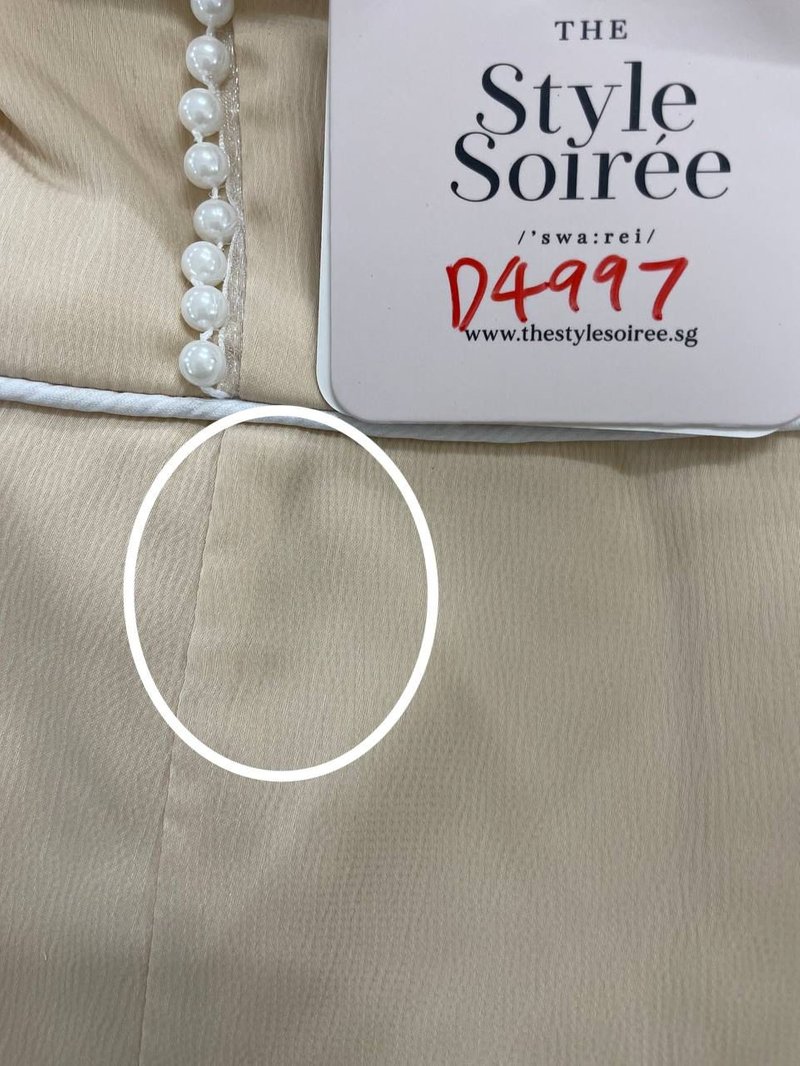 DEFECTS | Palline Pearl Midi in Champagne Gold in M