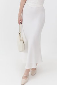 RESTOCKS | Chelsea Co-ord Satin Skirt in White ( Petite Length ) RESTOCKS | Chelsea Co-ord Satin Skirt in White ( Petite Length )