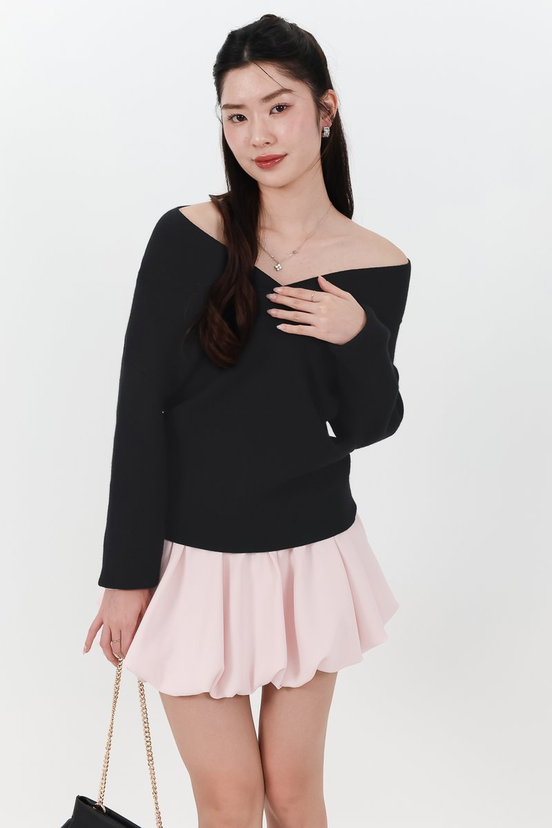 Odella Oversized Sweater Top in Black