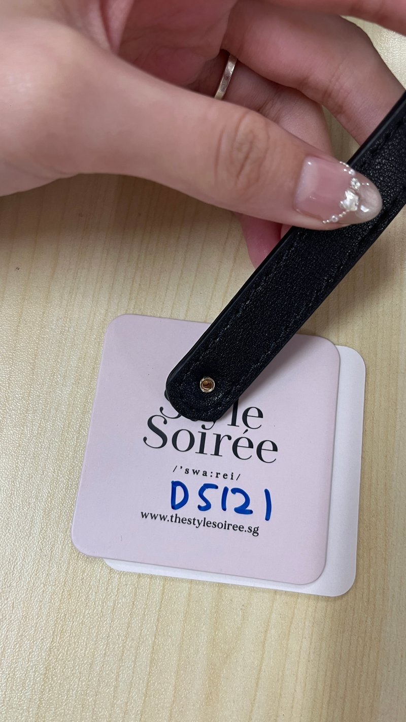 DEFECT | Tess Twist Lock Shoulder Bag in Black DEFECT | Tess Twist Lock Shoulder Bag in Black