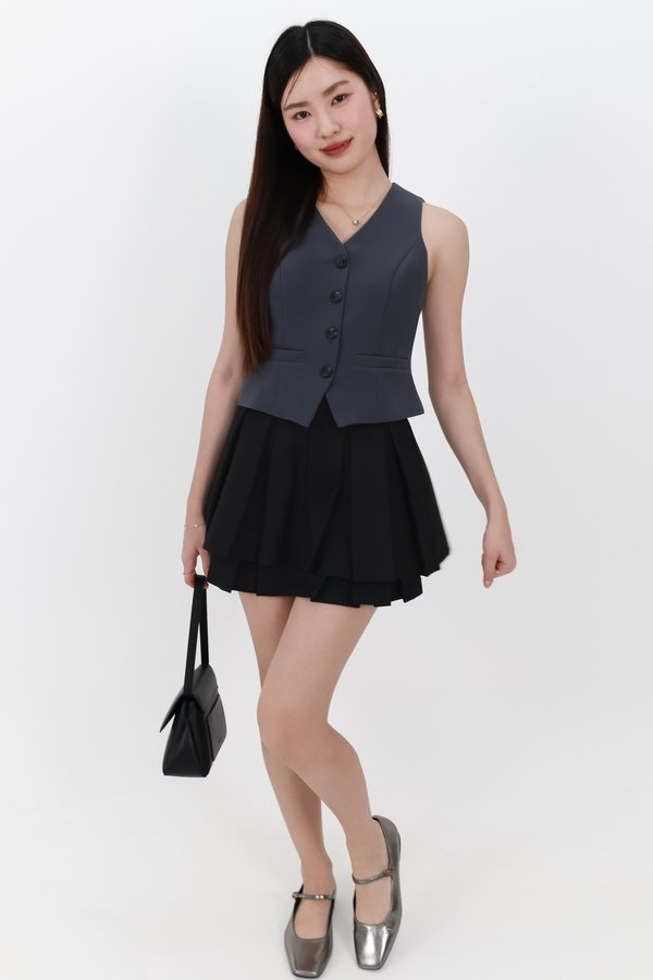 Dahae Double Tiered Pleated Skorts in Black