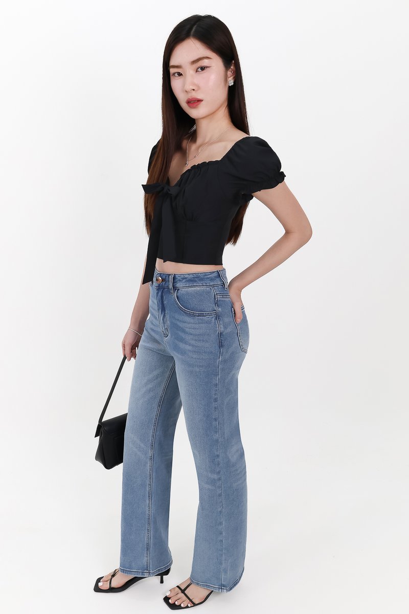 Solla Straight Cut Denim Jeans in Light Wash ( Regular Length ) Solla Straight Cut Denim Jeans in Light Wash ( Regular Length )