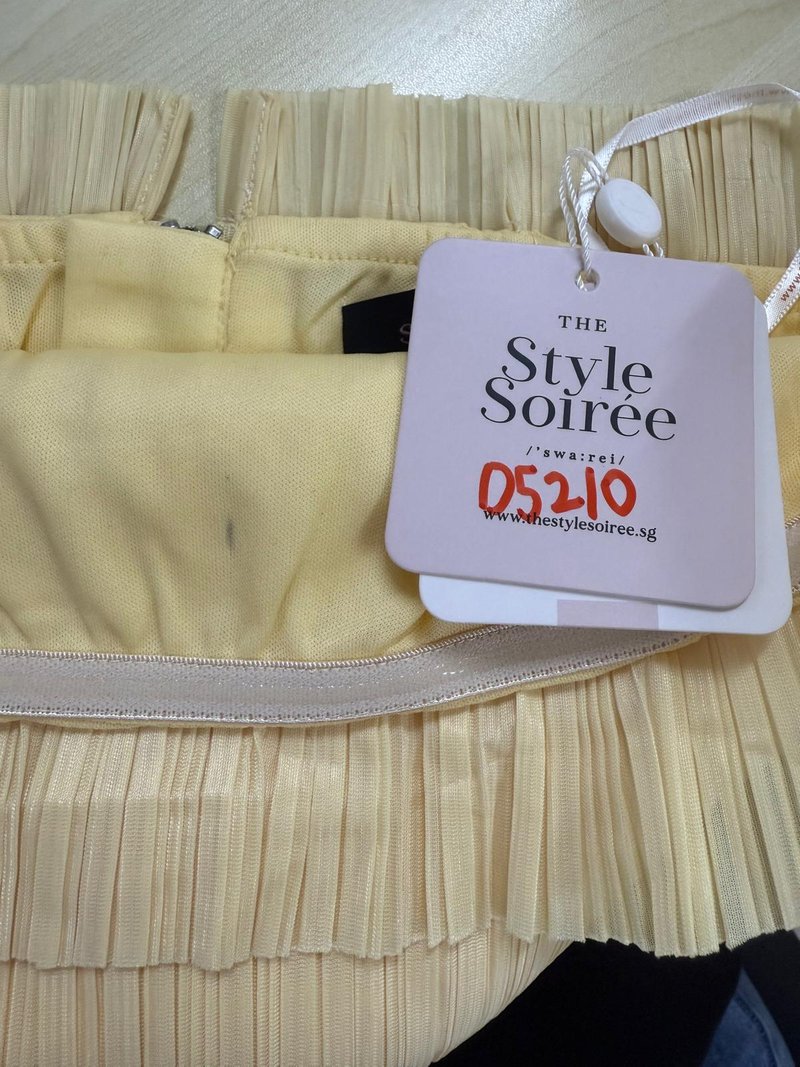 DEFECT | Paylyn Pleated Tube Top in Yellow in M