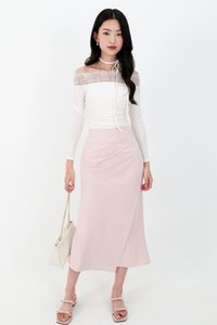 Odenne Overlap Ruched Midi Skirt in Pastel Pink ( Petite Length )