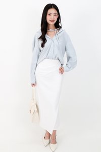 DEFECT | Odenne Overlap Ruched Midi Skirt in White ( Petite Length ) in XS