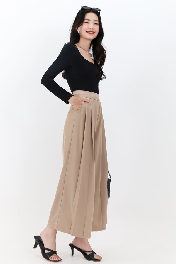 Pixa Pleated Highwaist Pants in Light Brown ( Petite Length )