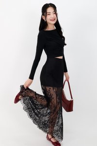 Diara Diagonal Sleeved Top in Black