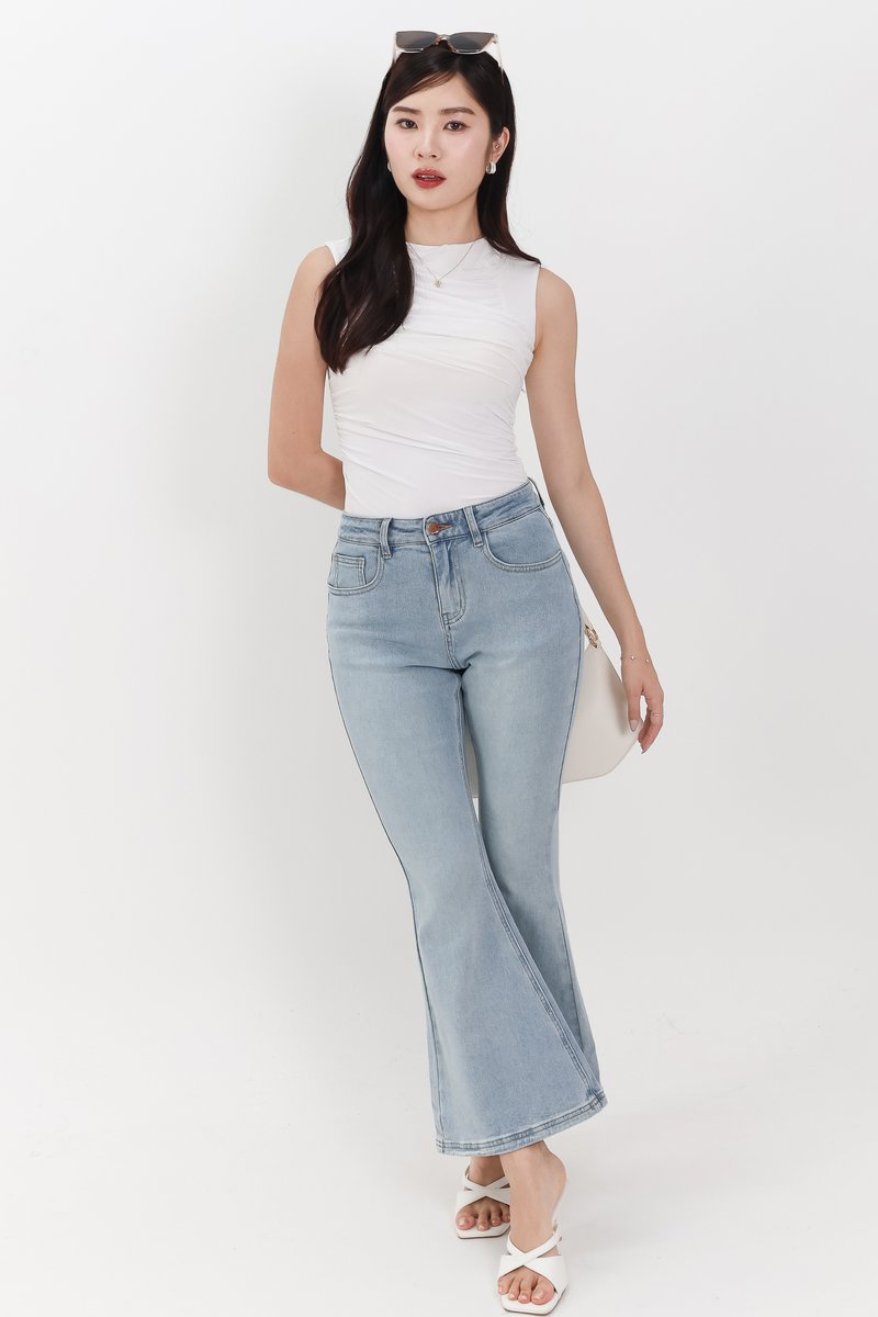 Fae Fit & Flare Denim Jeans V2 in Light Wash ( Petite Length ) Fae Fit & Flare Denim Jeans V2 in Light Wash ( Petite Length )