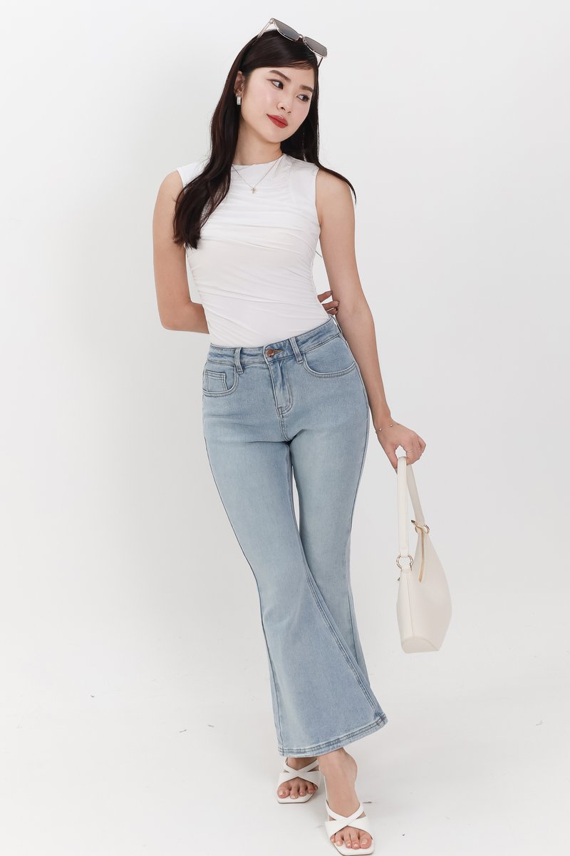 Fae Fit & Flare Denim Jeans V2 in Light Wash ( Petite Length ) Fae Fit & Flare Denim Jeans V2 in Light Wash ( Petite Length )