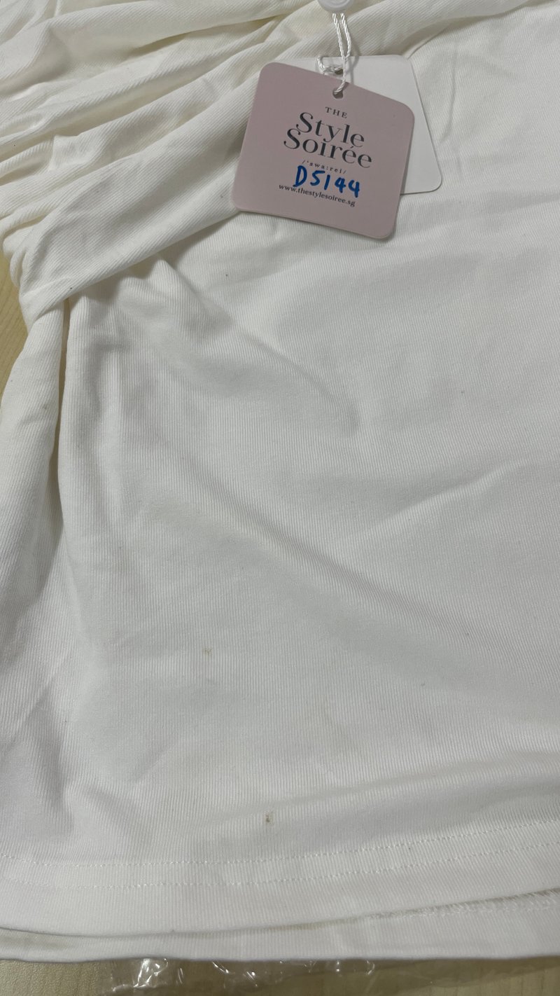 DEFECT | Rowena Ruched Sleeved Top in White in L